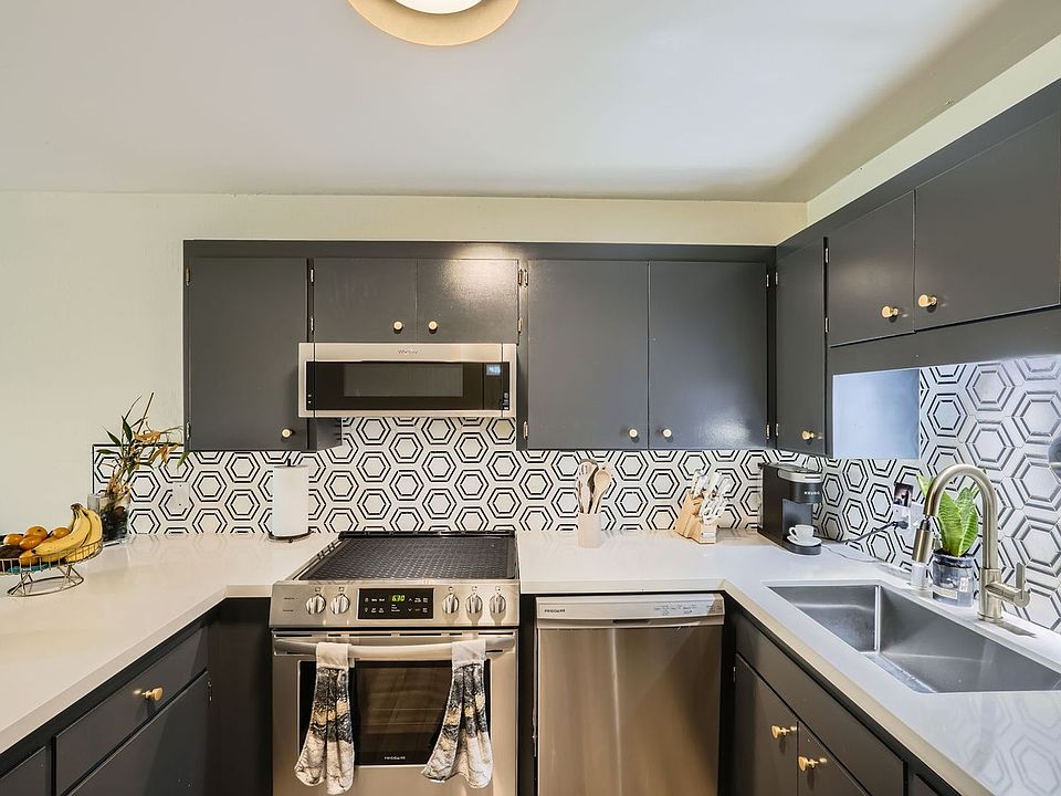 1st image of 1425 S Puget Dr APT 301