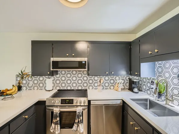 1425 S Puget Dr APT 301, Renton, WA 98055