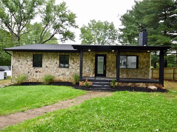 5221 Renninger Rd, Akron, OH 44319