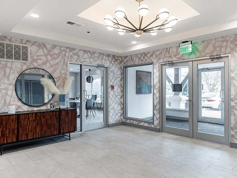 Sofi Gaslight Commons — Photo 34