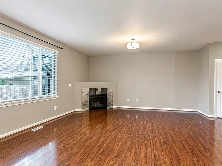 3205 Garnet St SE — Photo 7
