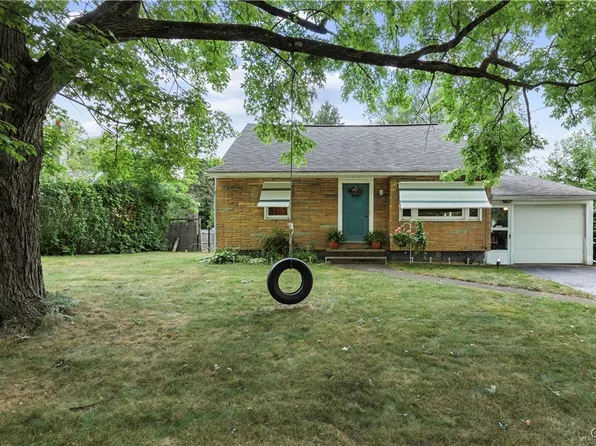 111 Drexler Ave S, Liverpool, NY 13088