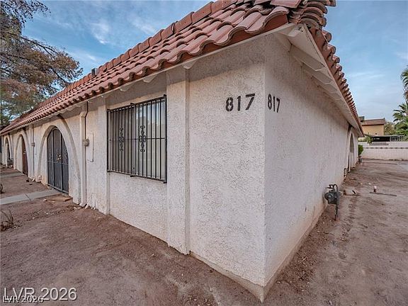 3rd image of 817 Mantis Way Unit 2