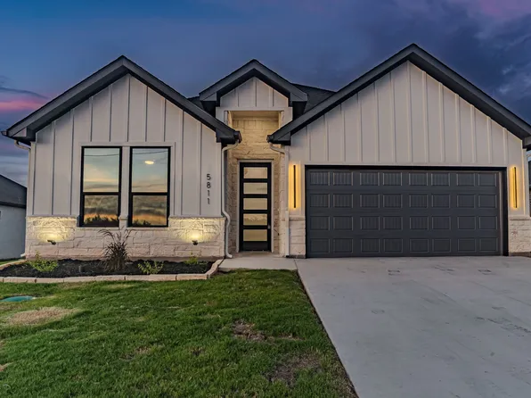 5811 Stonegate Cir, Granbury, TX 76048