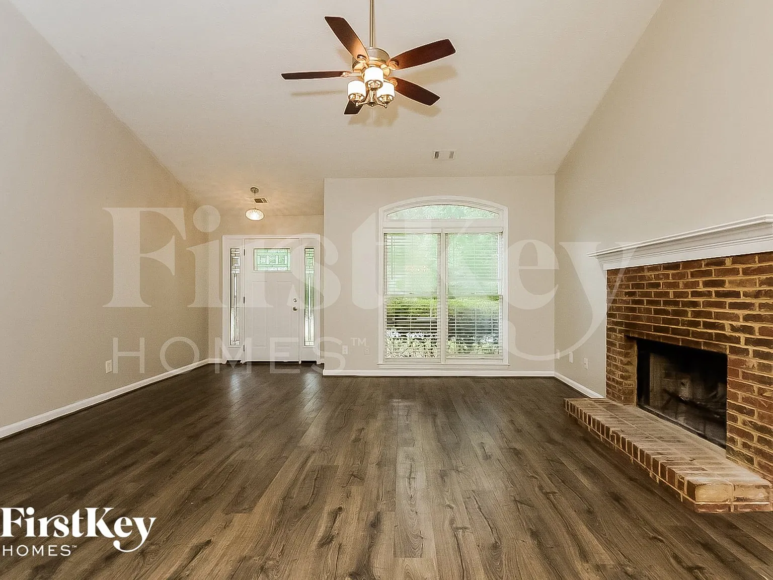 4 bed, 2.0 bath, 1756 sqft, $2,360 — Photo 2