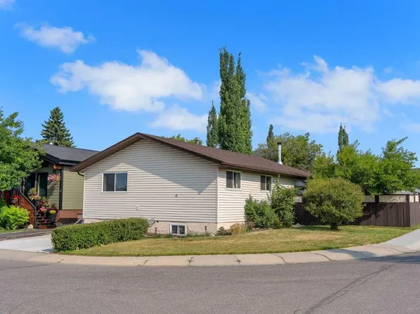 4 E Big Springs Grn SE, Airdrie, AB T4A 1L2