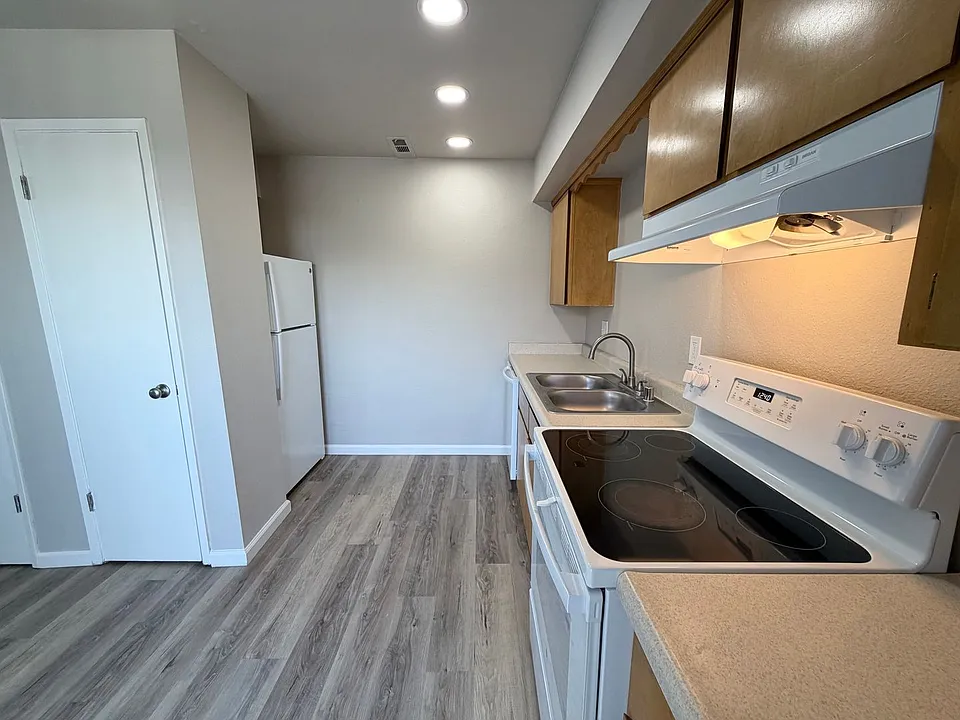 Cedar Apartments