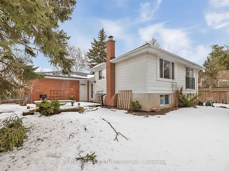 1172 Queens Ave — Photo 9
