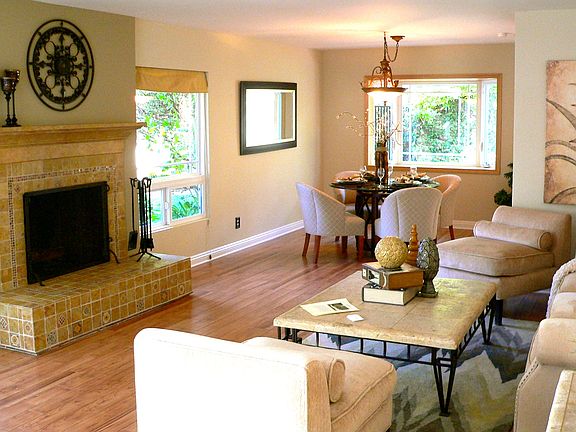 Living room - Dining area