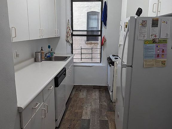 3rd image of 521 W 157th St #5C
