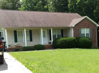 15 Louise Ave, Thomasville, NC 27360