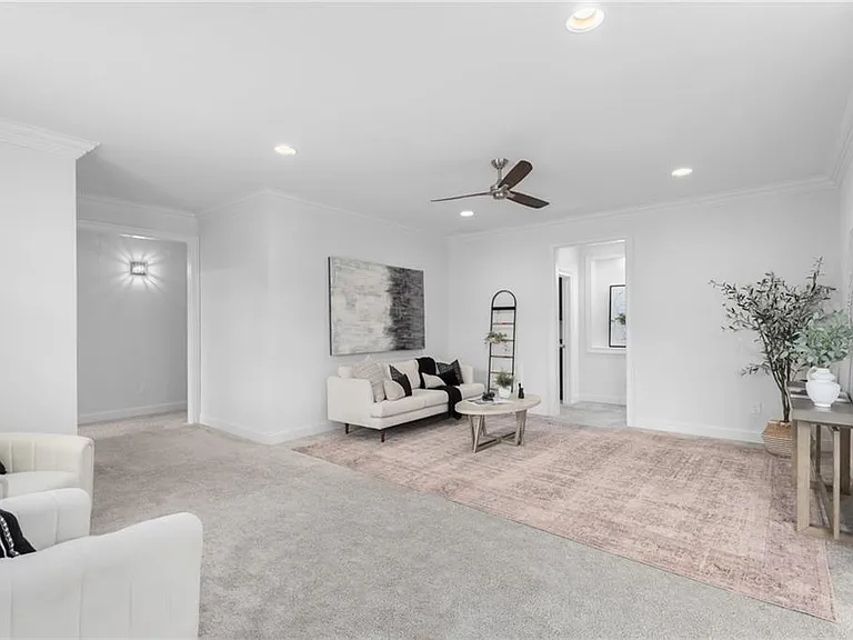 5391 Whitaker St — Photo 9