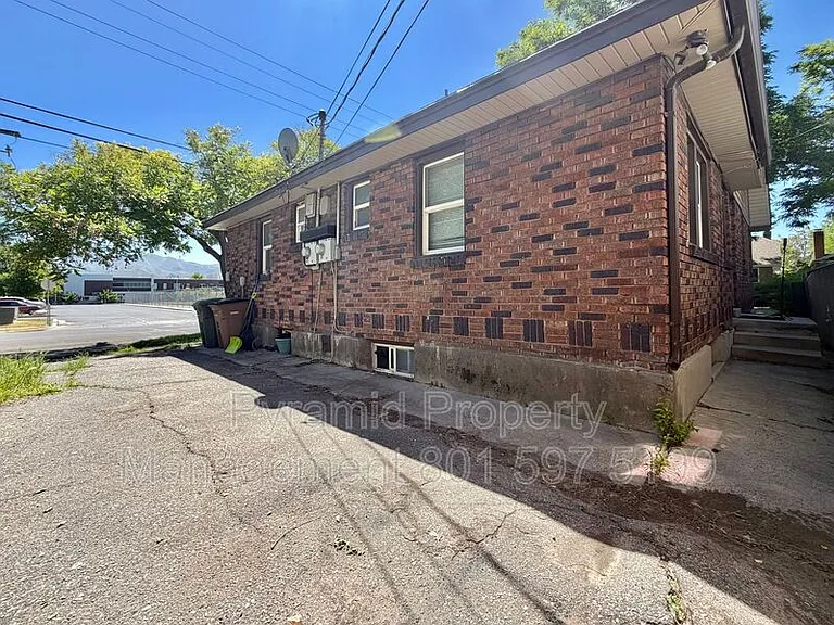 179-181 E Yale Ave — Photo 12