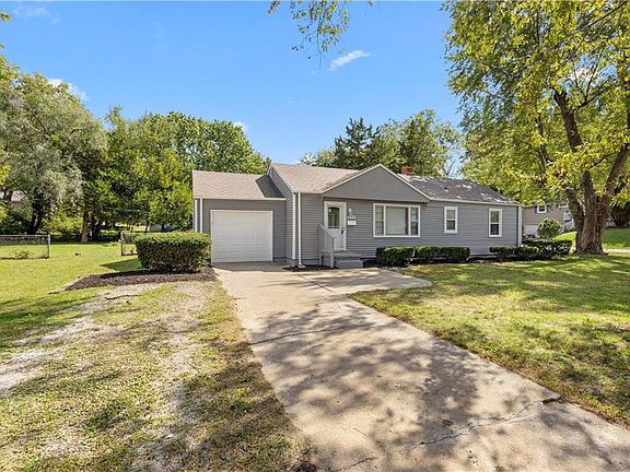 2nd image of 5433 Willow Ave