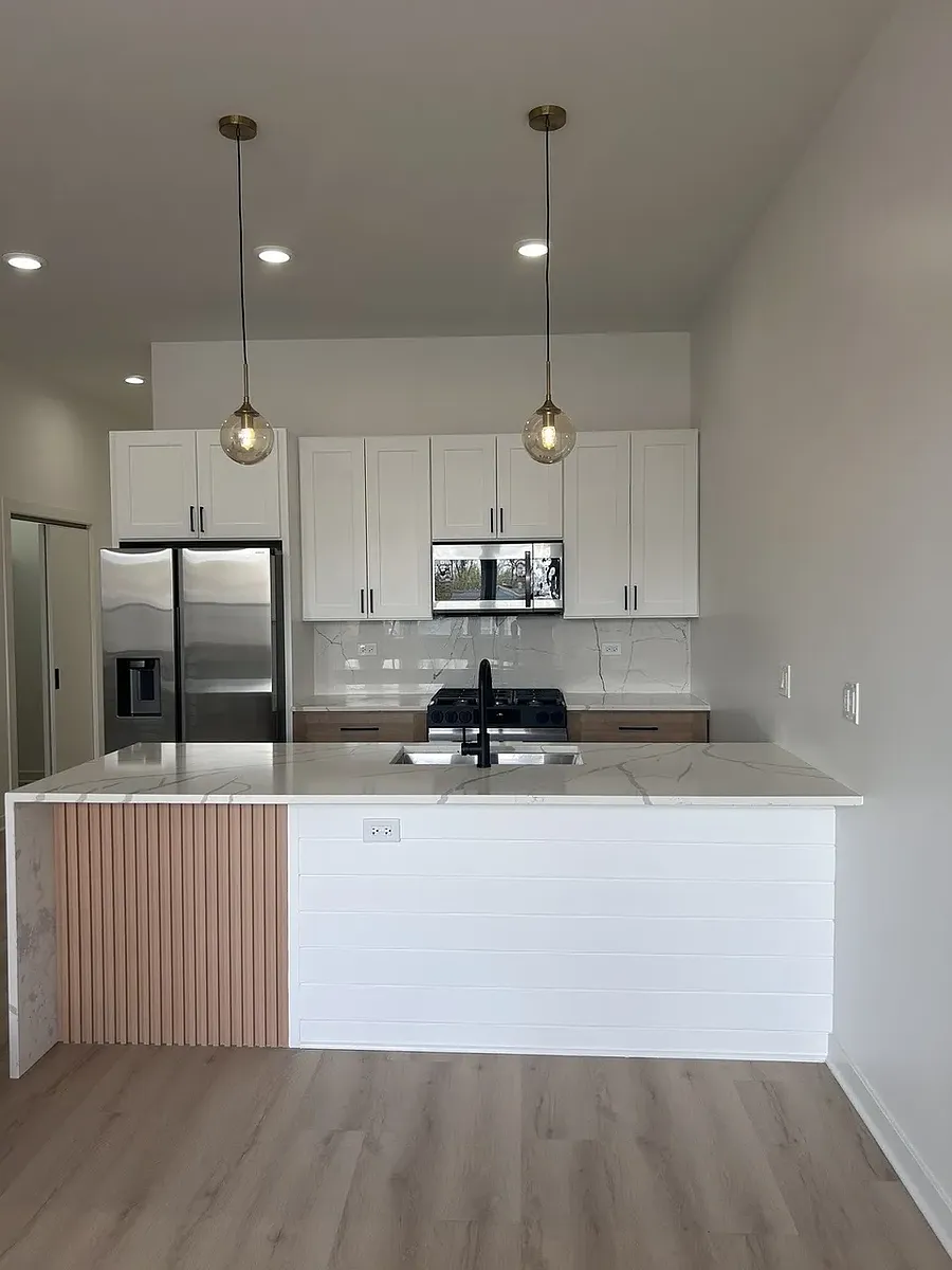Building Photo - 1056 N Central Park Ave #2