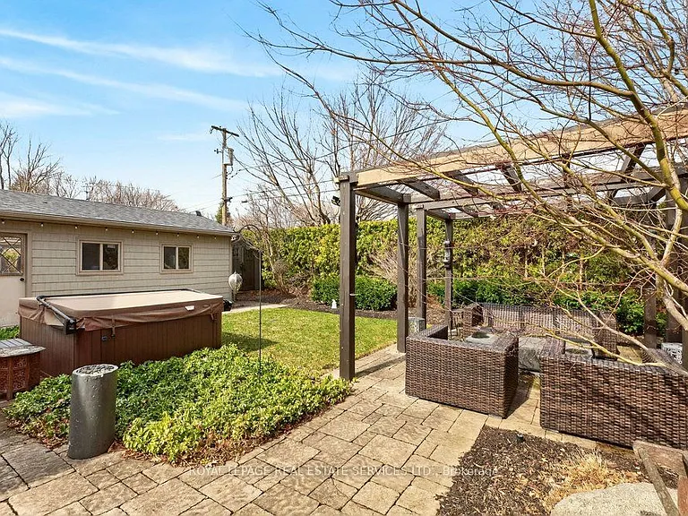 589 Arlington Blvd — Photo 42