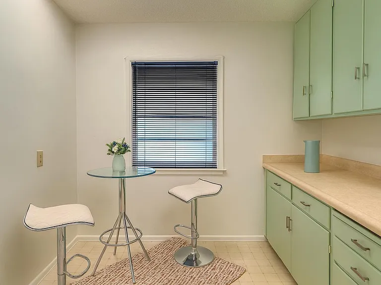 2762 Byron St #2762 — Photo 6