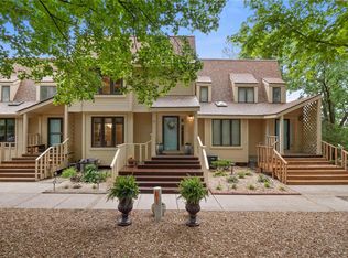 13604 Mason Oaks Ln, Saint Louis, MO 63131