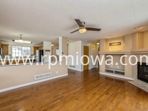 9315 Kingman Dr, West Des Moines, IA 50266