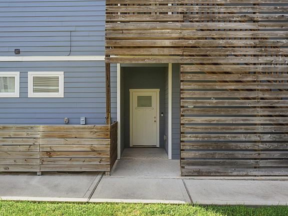 5th image of 2516 Cleburne St