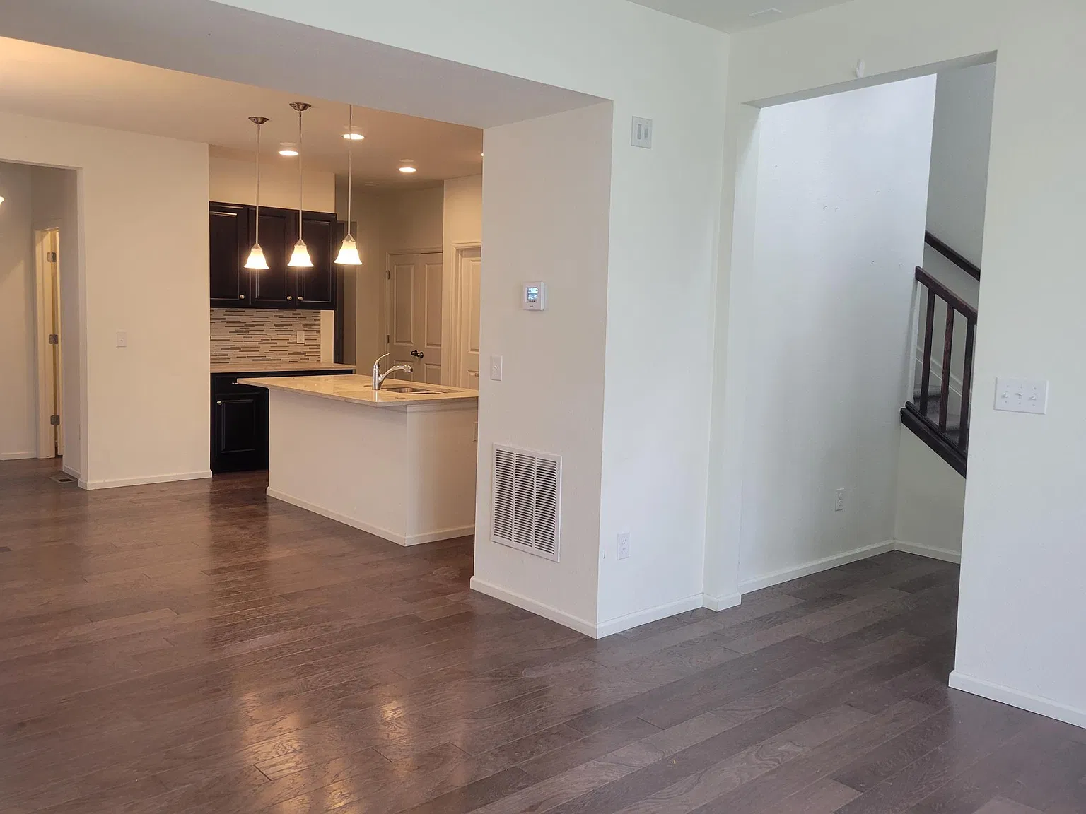 3 bed, 2.5 bath, 1837 sqft, $2,595 — Photo 3