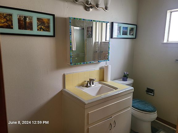 3rd image of 572 Troy Dr #2