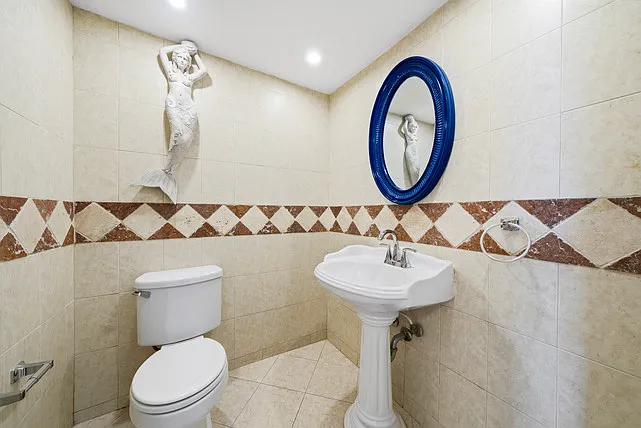 5401 Collins Ave #102 — Photo 7