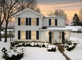 74 E Washington St, Clarkston, MI 48346