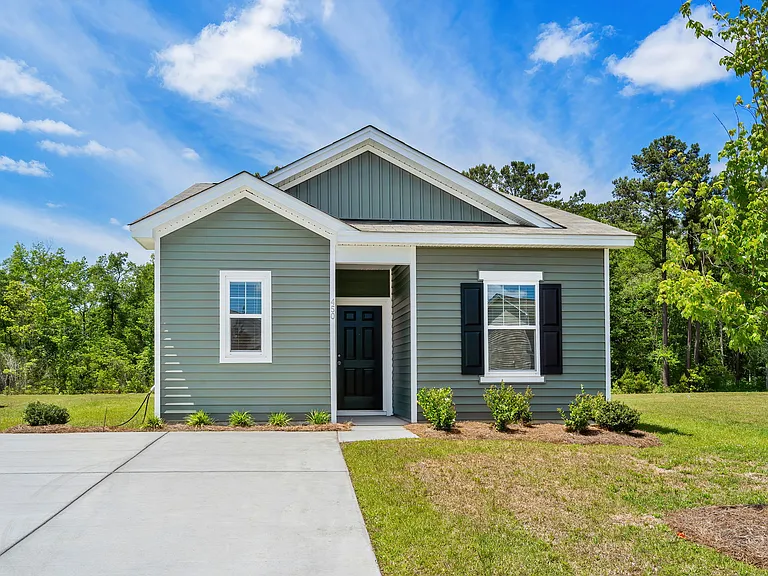 450 Castillo Dr — Photo 3