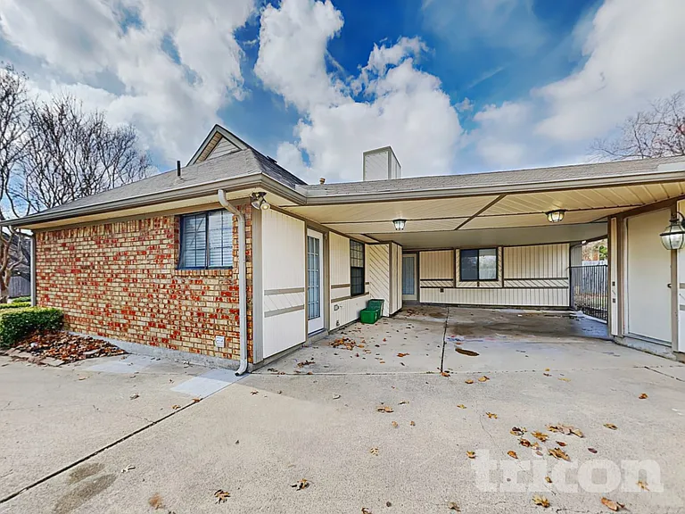2758 Briar Hill Dr — Photo 21