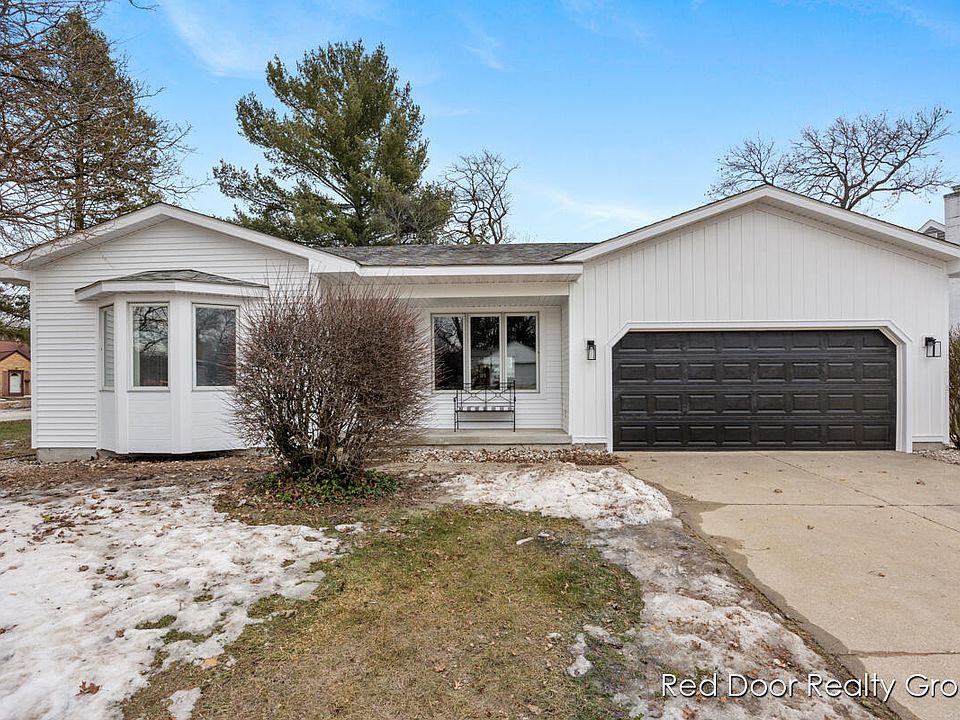 1st image of 1288 Cambridge Dr SE