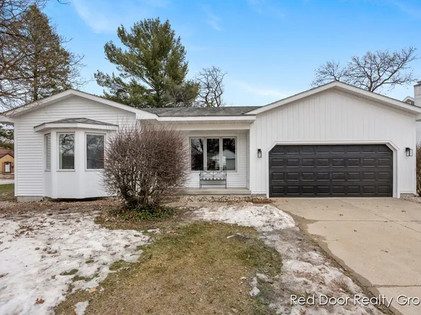 1288 Cambridge Dr SE, Grand Rapids, MI 49506