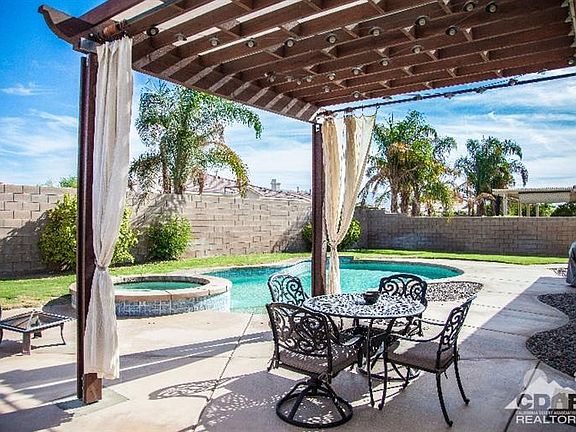 3rd image of 80700 Sunny Cove Ct