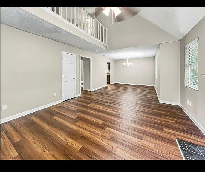 6613 Crossing Creek Point — Photo 2