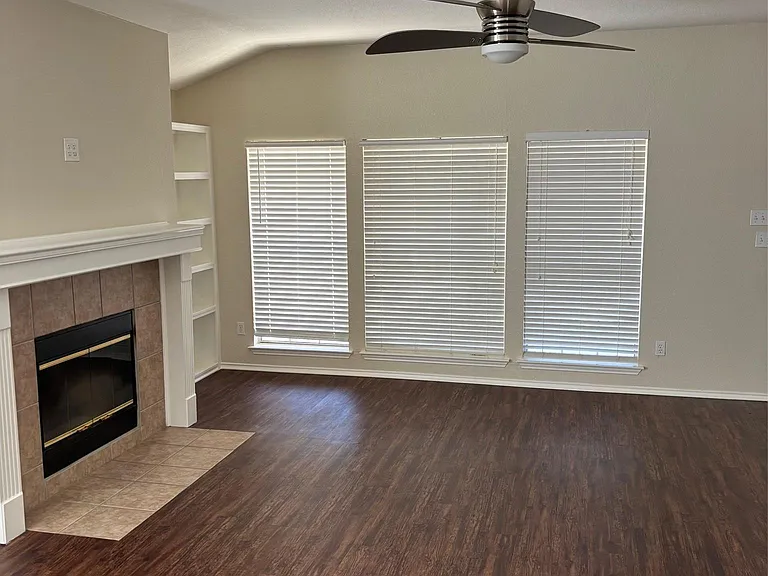 1403 Haley Gray Dr — Photo 8