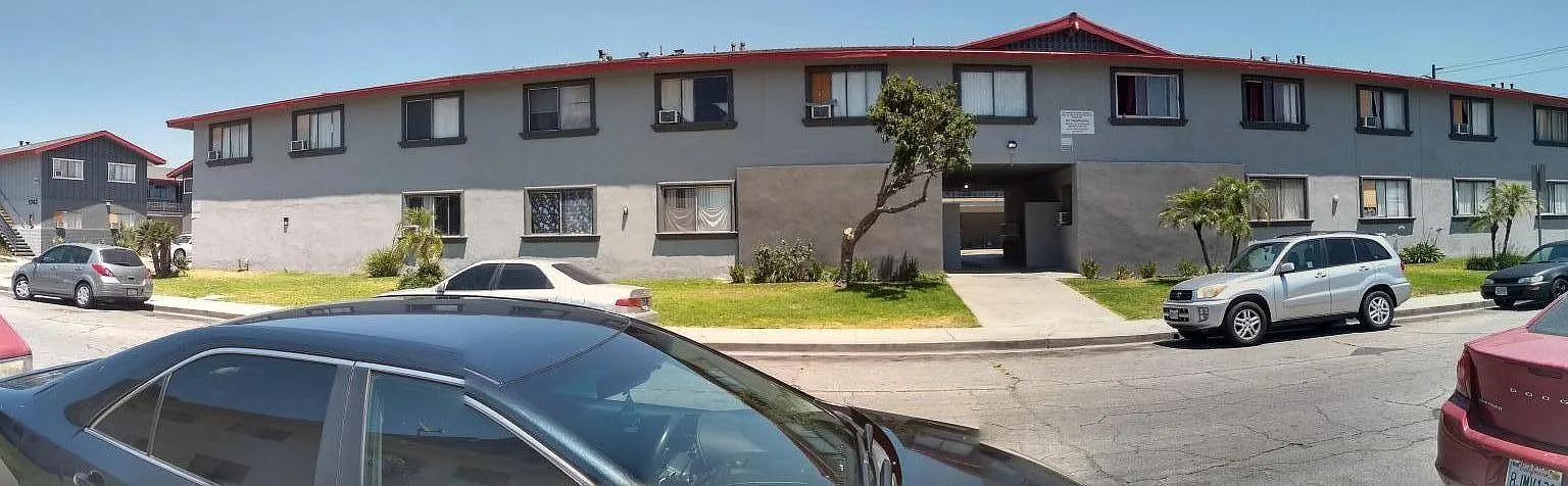 2 bed, $2,100 — Photo 1