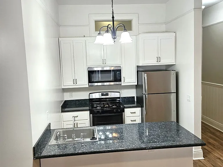 337-341 Georgia St — Photo 2