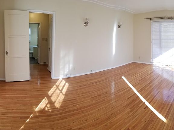 4th image of 347 N Hayworth Ave