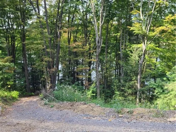 11 Delaware Park, Central City, PA 15926