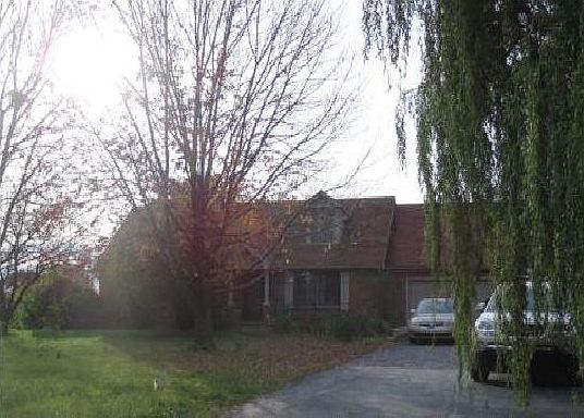 3rd image of 17706 S Foxboro Ln