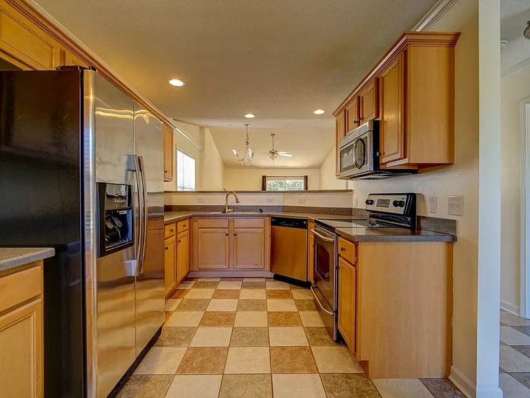 705 W Sago Ct — Photo 8