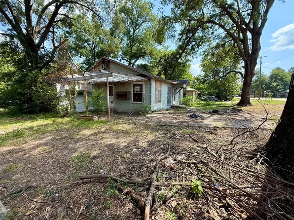 200 Whitworth St, Sulphur Springs, TX 75482
