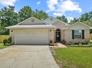 7902 Lola Cir, Navarre, FL 32566