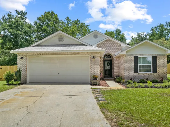 7902 Lola Cir, Navarre, FL 32566