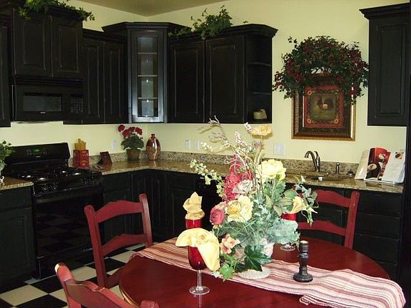 Gorgeous kitchen with granite counter tops