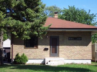 941 Landon Ave, Winthrop Harbor, IL 60096