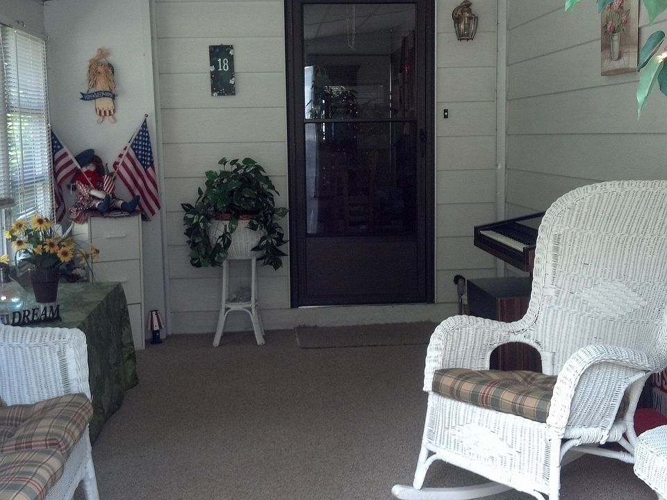 1st image of 18 Wildwood Dr