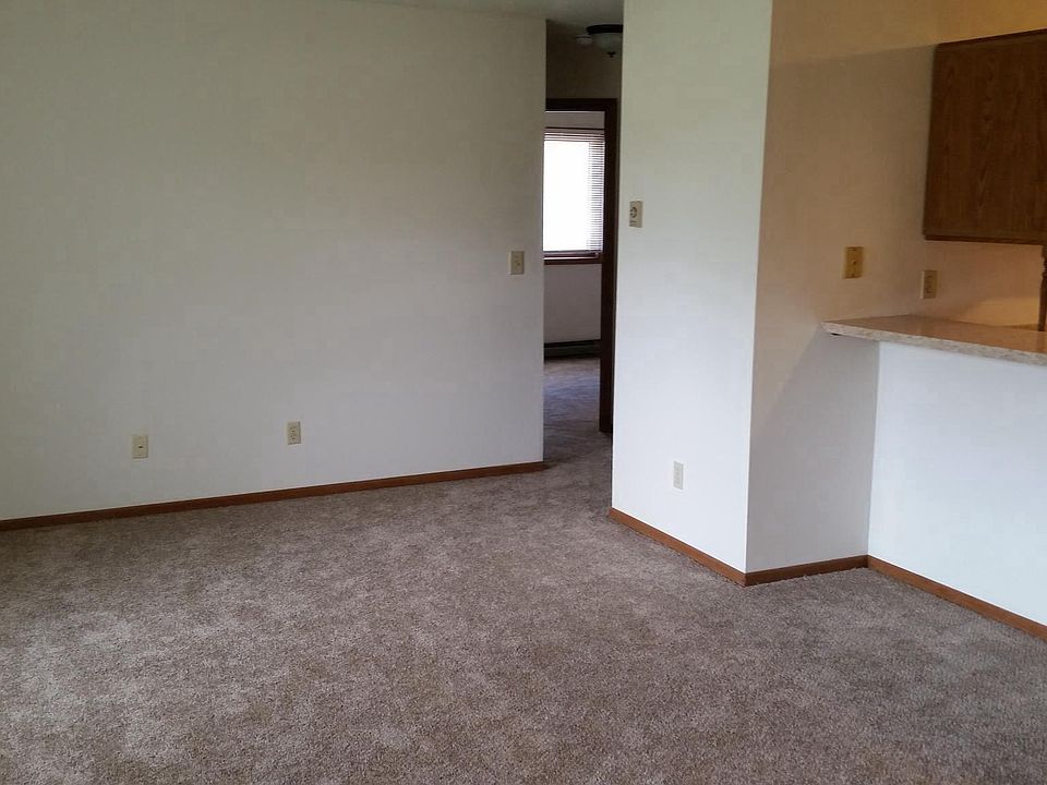 2nd image of 173 Wolf Run APT 3