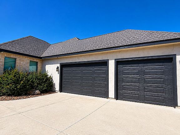 3rd image of 112 Rolling View Dr