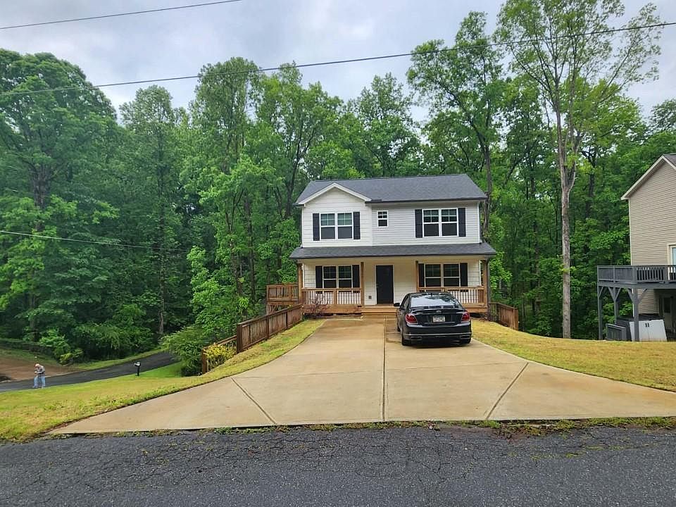 1st image of 2940 Fleetwood Dr